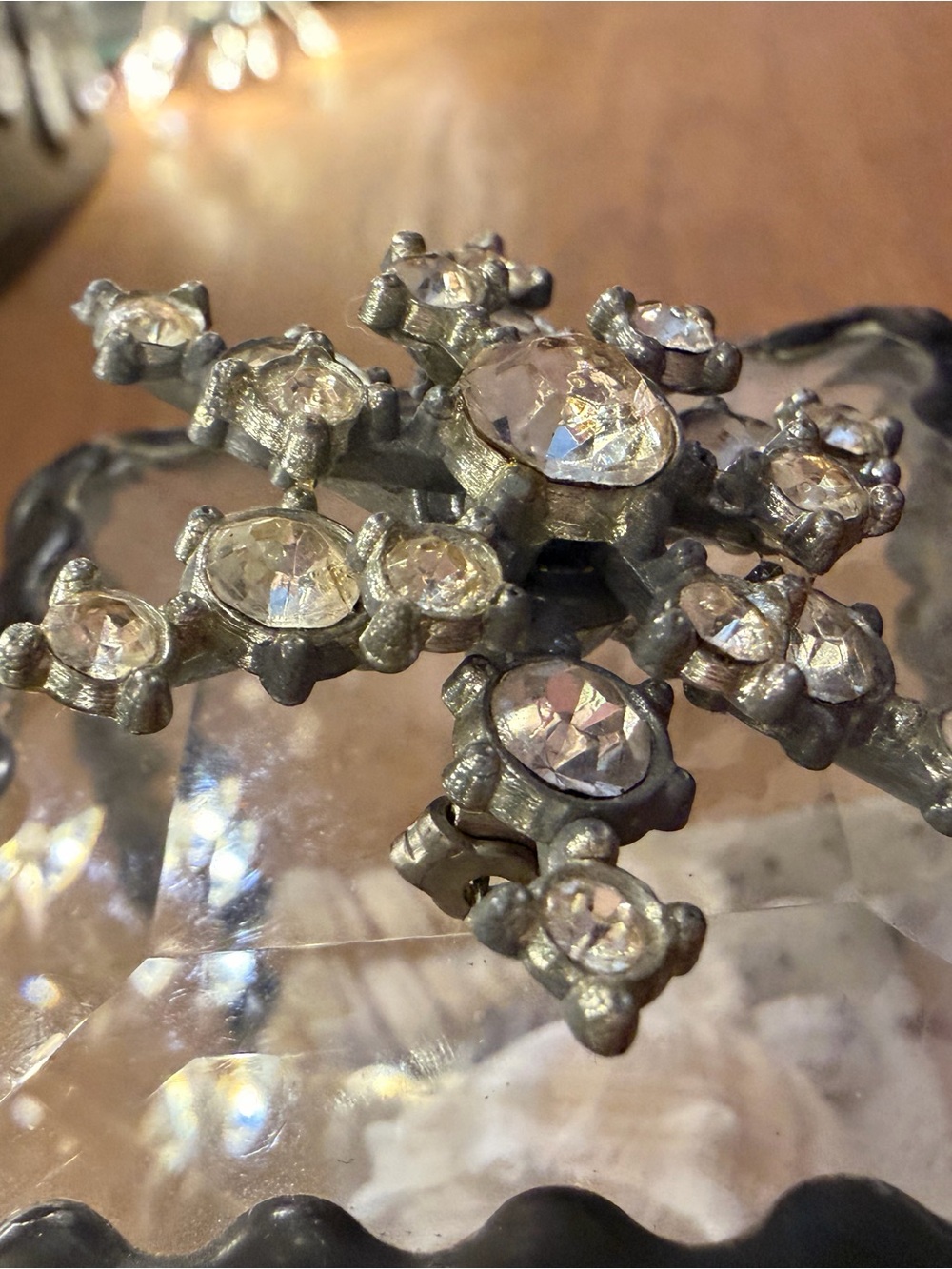 Mid-Century Rhinestone Snowflake Brooch Pin - Picture 3 of 5